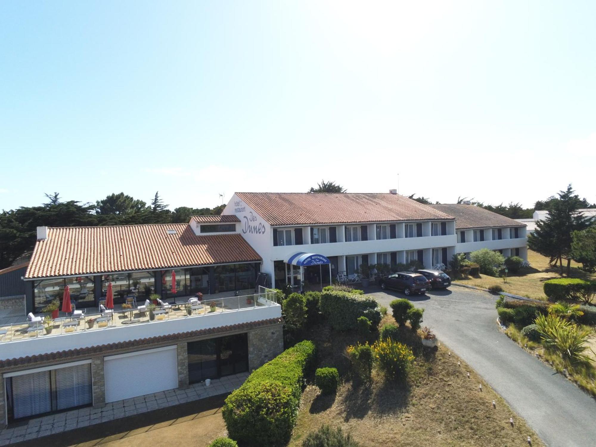 迪娜努瓦尔穆捷酒店 La Guérinière 外观 照片
